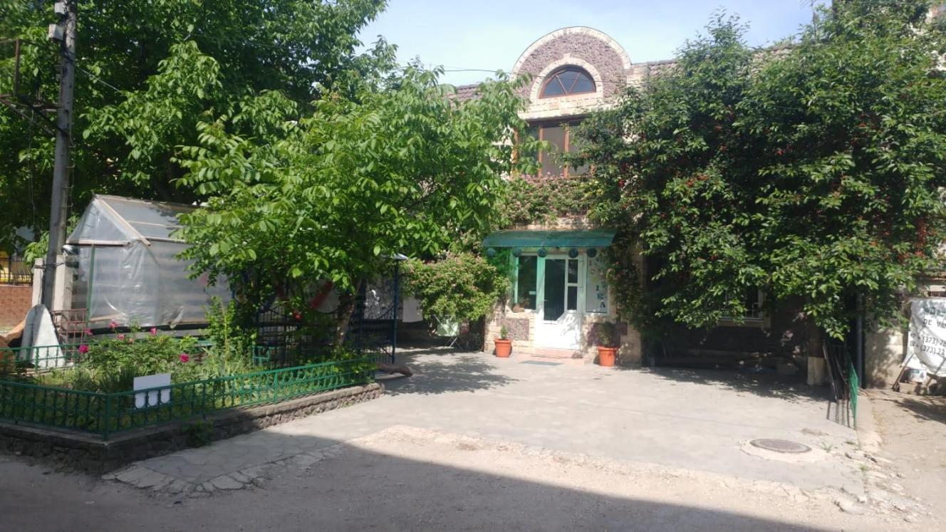 Hostel Amazing Ionika Centercity Kişinev Dış mekan fotoğraf